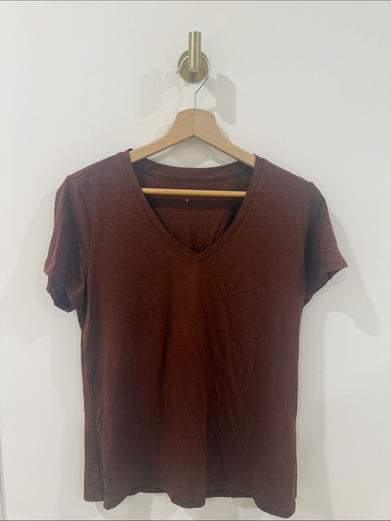 Quince Tops - Quince Classic V-Neck Tee